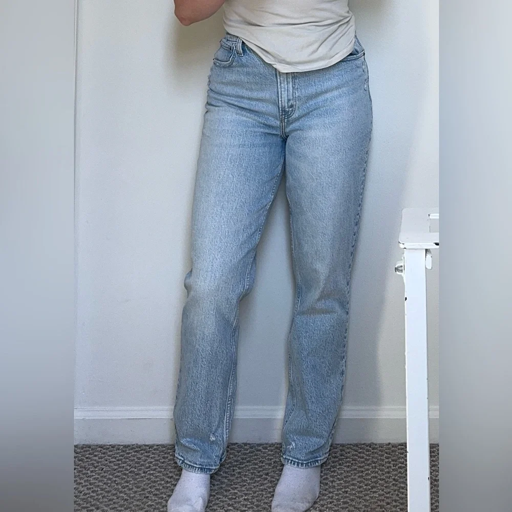 Abercrombie Curve Love Ultra High Rise 90s Straight Jean - Picture 1 of 4